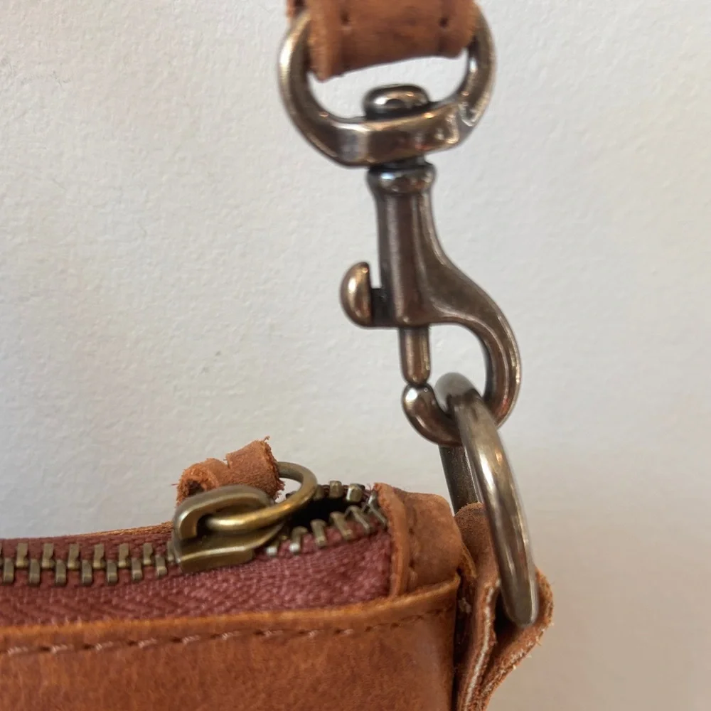 Able Handmade Brown Leather Crossbody Bag - Picture 5 of 10